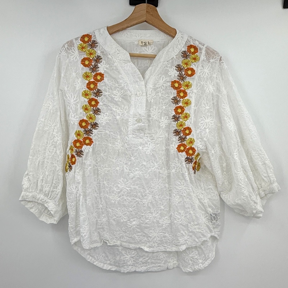POL White Floral Embroidered Boho Peasant Blouse Top Womens Size M